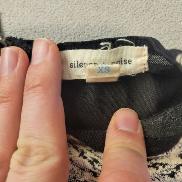 Silence Noise Urban Outfitters lof of two tank and crop top Size Xs Small - Picture 4 of 6